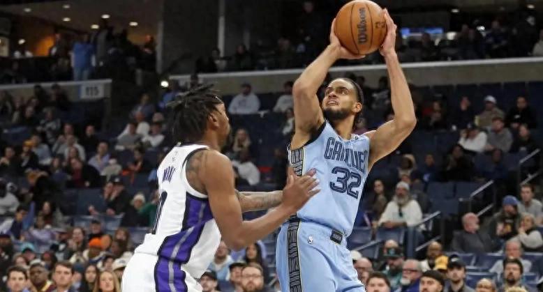 乐鱼体育-从场均3+2到10+6，开拓者弃将“人挪活”，球迷：杨瀚森也试试？